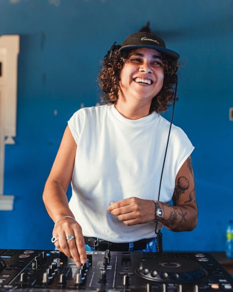 DJ Libre Ana