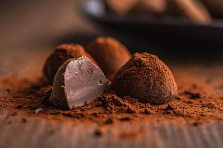 Trufas de chocolate e canela, aprenda a preparar esta deliciosa sobremesa afrodisíaca com apenas 5 ingredientes