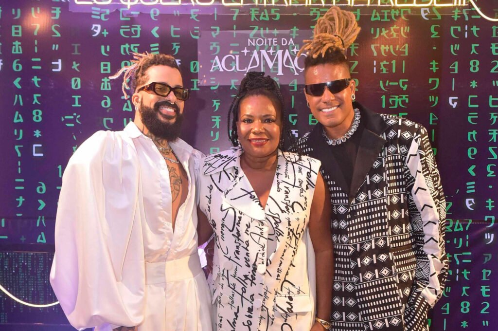 Estilistas da Meninos Rei assinam looks de Margareth Menezes neste Carnaval