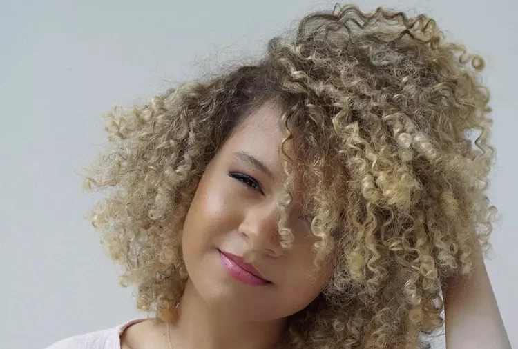 cortes de cabelo com repartição lateral