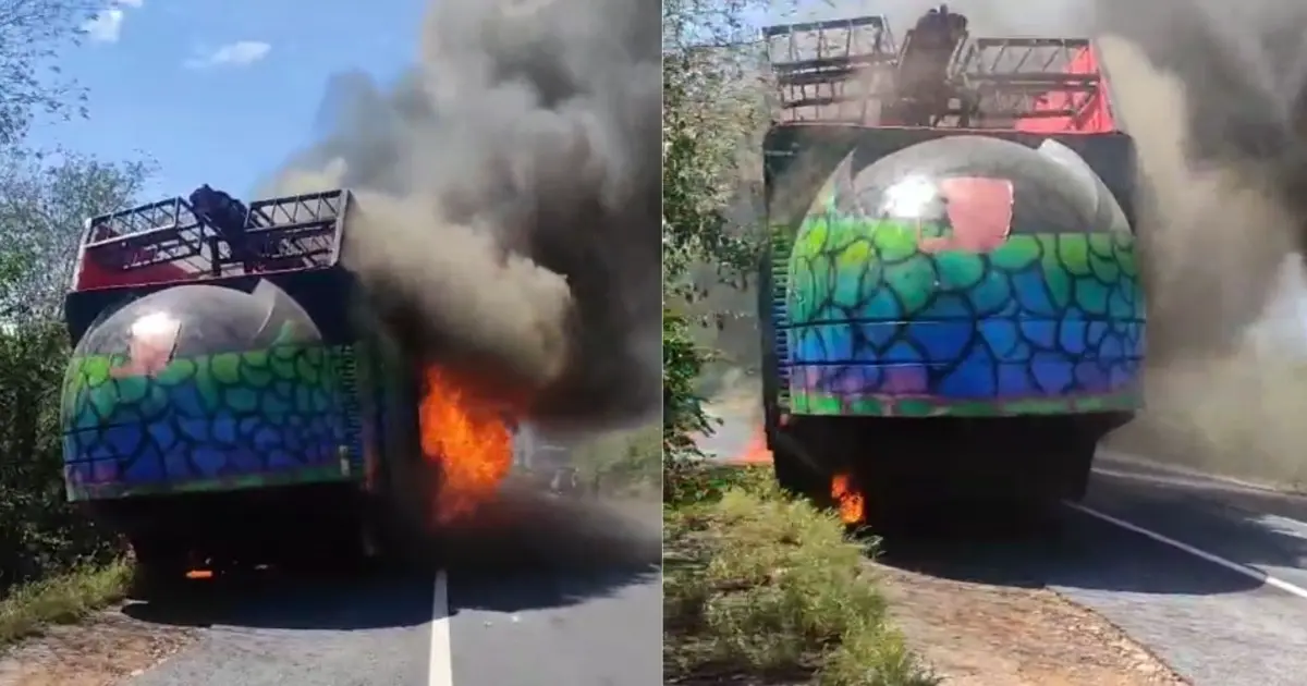 Trio de Durval Lelys pega fogo na estrada